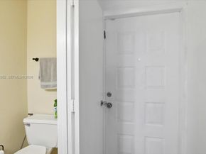 1270 NW 99th Ave 60, Pembroke Pines FL 33024