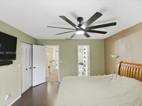 1270 NW 99th Ave 60, Pembroke Pines FL 33024