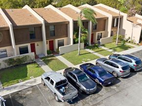 1270 NW 99th Ave 60, Pembroke Pines FL 33024