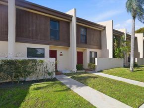 1270 NW 99th Ave 60, Pembroke Pines FL 33024