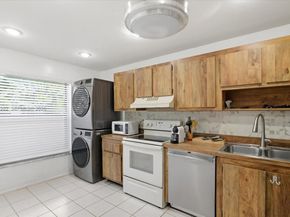 1270 NW 99th Ave 60, Pembroke Pines FL 33024