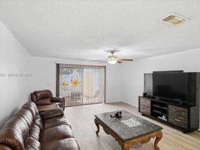 1270 NW 99th Ave 60, Pembroke Pines FL 33024