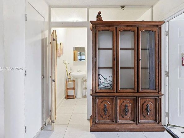 1918 Sheridan St, Hollywood FL 33020