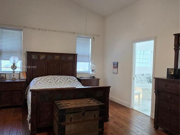 15661 SW 16th Ct, Pembroke Pines FL 33027