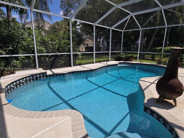 15661 SW 16th Ct, Pembroke Pines FL 33027