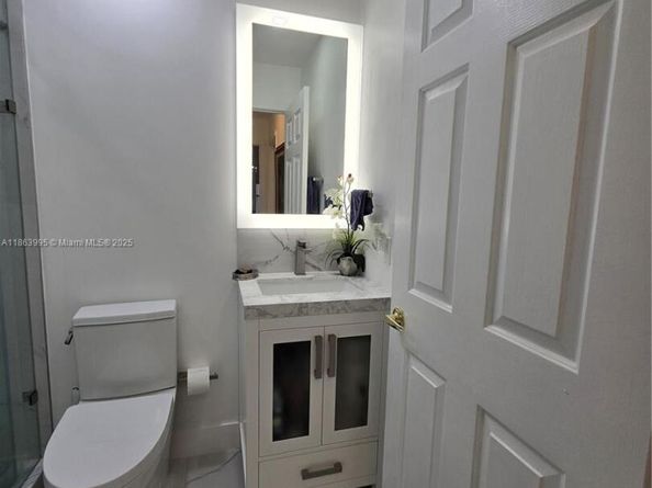 15661 SW 16th Ct, Pembroke Pines FL 33027