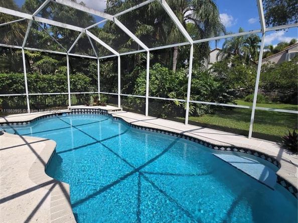 15661 SW 16th Ct, Pembroke Pines FL 33027
