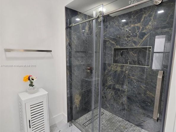 15661 SW 16th Ct, Pembroke Pines FL 33027