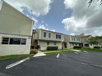 8005 Lagos De Campo Blvd