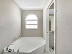 5498 NW 45th Way, Coconut Creek FL 33073