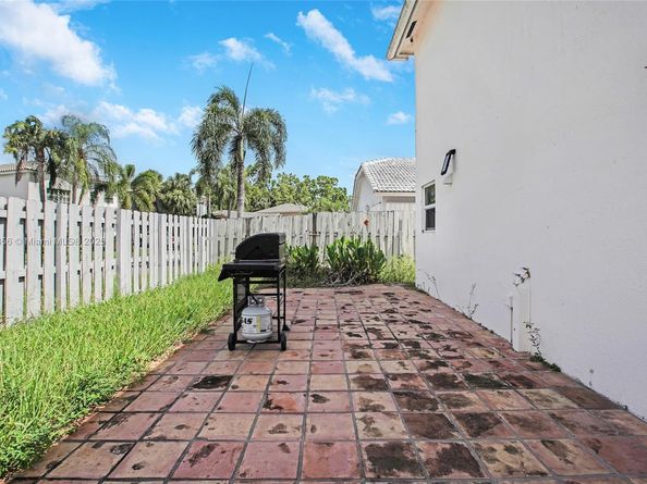 5498 NW 45th Way, Coconut Creek FL 33073