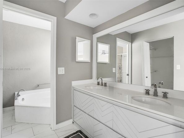 5498 NW 45th Way, Coconut Creek FL 33073