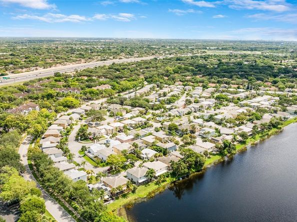 5498 NW 45th Way, Coconut Creek FL 33073