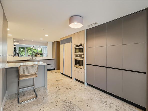 2627 S Bayshore Dr 504, Miami FL 33133