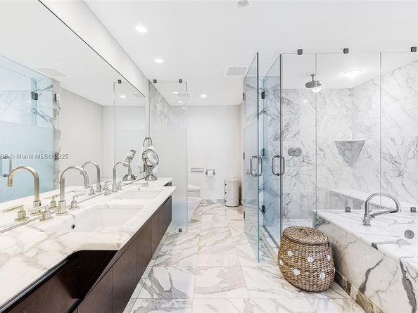 2627 S Bayshore Dr 504, Miami FL 33133