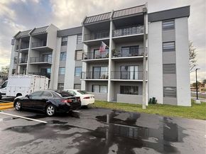 10431 N Kendall Dr D104, Miami FL 33176