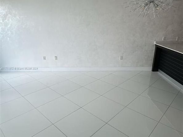200 Biscayne Boulevard Way 3109, Miami FL 33131