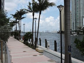200 Biscayne Boulevard Way 3109, Miami FL 33131
