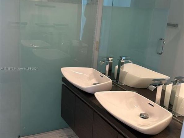 200 Biscayne Boulevard Way 3109, Miami FL 33131