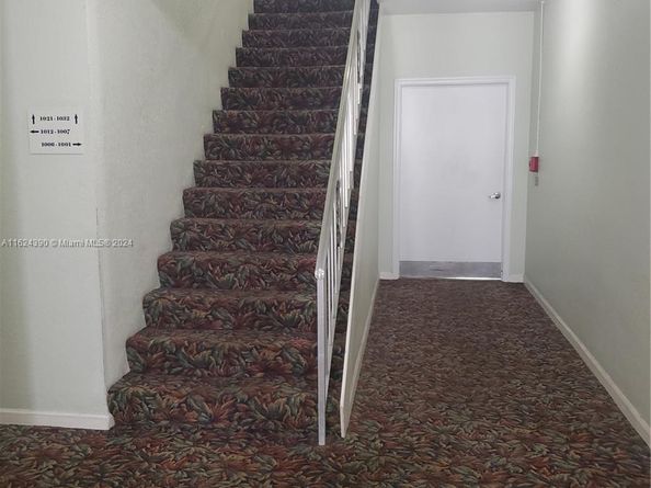 2220 NE 68th St 1028, Fort Lauderdale FL 33308