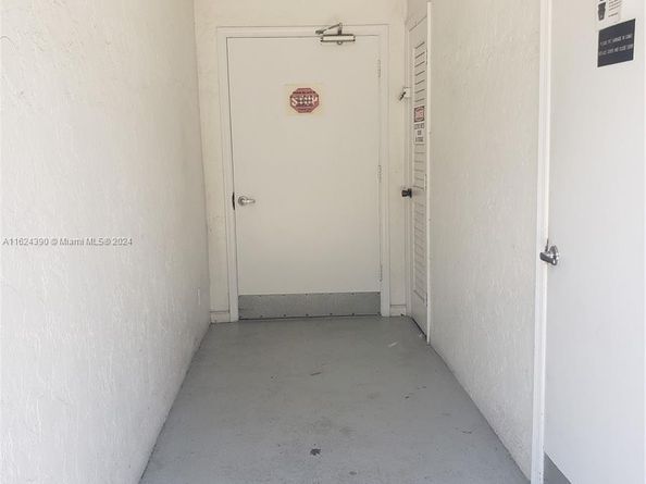 2220 NE 68th St 1028, Fort Lauderdale FL 33308