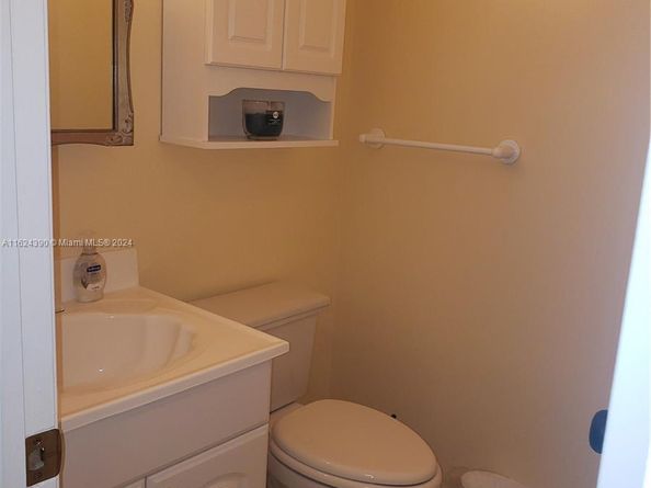 2220 NE 68th St 1028, Fort Lauderdale FL 33308