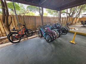 3245 Virginia St 17, Miami FL 33133