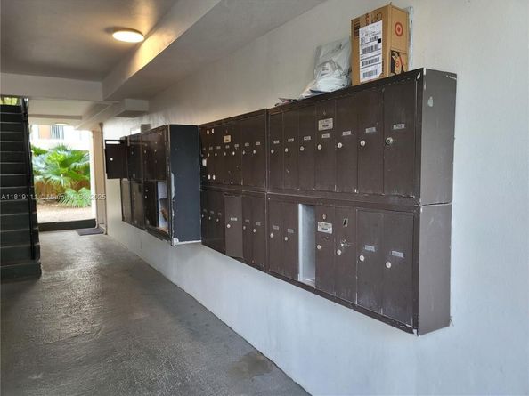 3245 Virginia St 17, Miami FL 33133