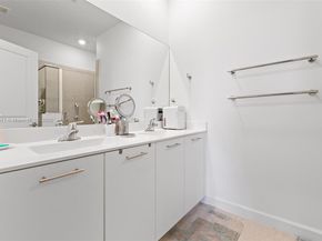 12824 NW 22nd Pl 12824, Miami FL 33167