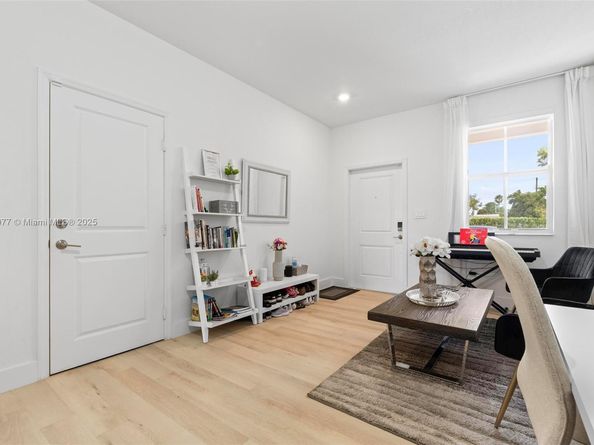 12824 NW 22nd Pl 12824, Miami FL 33167