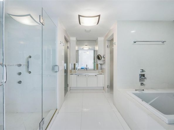 3737 Collins Ave S801, Miami Beach FL 33140