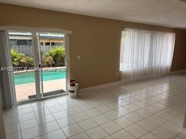 9200 SW 54th St, Cooper City FL 33328