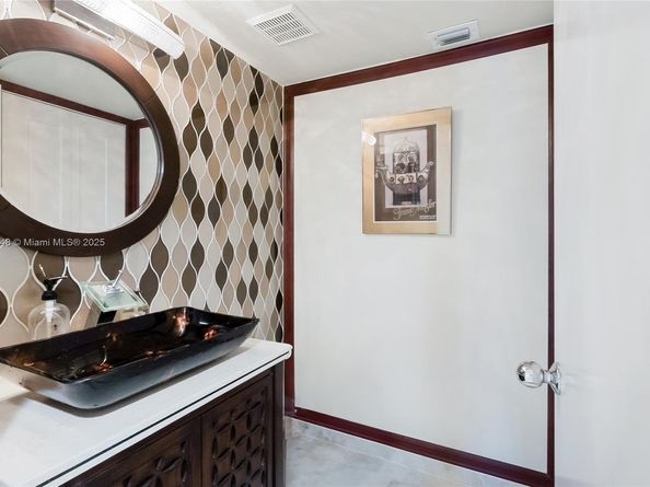 19101 NE 36th Ct 2611, Aventura FL 33180