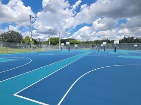 1 Jacaranda Country Club Dr 104, Plantation FL 33324