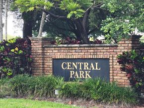 1 Jacaranda Country Club Dr 104, Plantation FL 33324