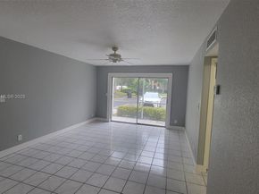 1 Jacaranda Country Club Dr 104, Plantation FL 33324