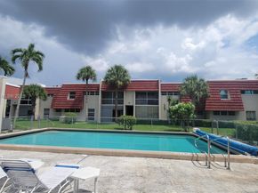 1 Jacaranda Country Club Dr 104, Plantation FL 33324