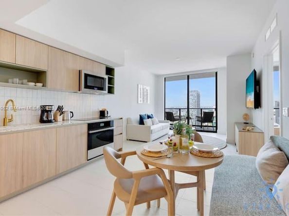 159 NE 6th St 3004, Miami FL 33132