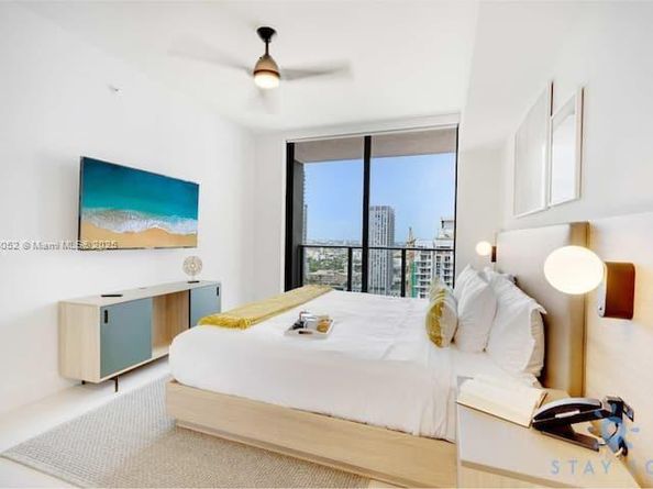 159 NE 6th St 3004, Miami FL 33132