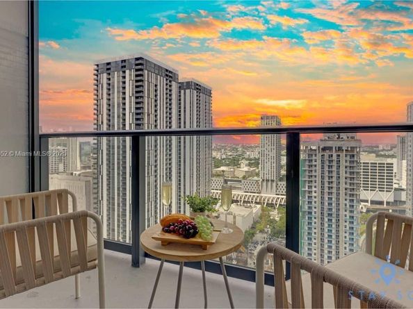 159 NE 6th St 3004, Miami FL 33132