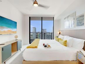 159 NE 6th St 3004, Miami FL 33132