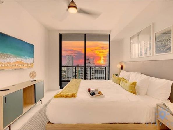 159 NE 6th St 3004, Miami FL 33132