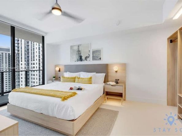 159 NE 6th St 3004, Miami FL 33132