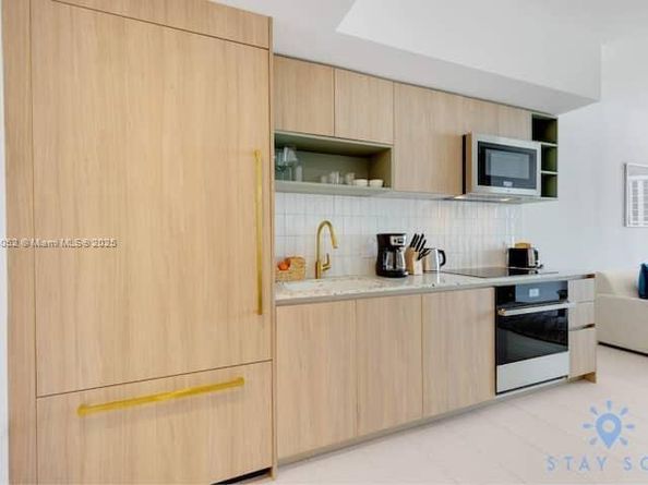 159 NE 6th St 3004, Miami FL 33132