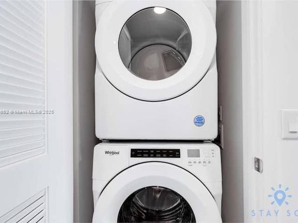 159 NE 6th St 3004, Miami FL 33132