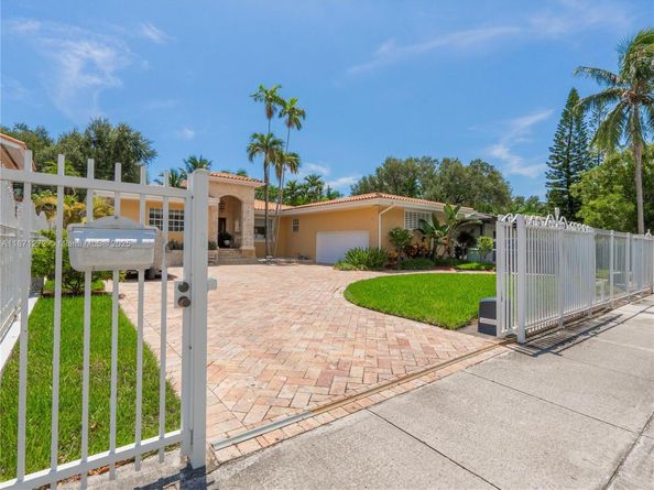 3001 S Miami Ave, Miami FL 33129