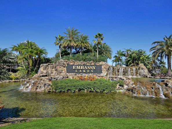 10621 Paris St, Cooper City FL 33026