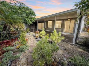 10621 Paris St, Cooper City FL 33026