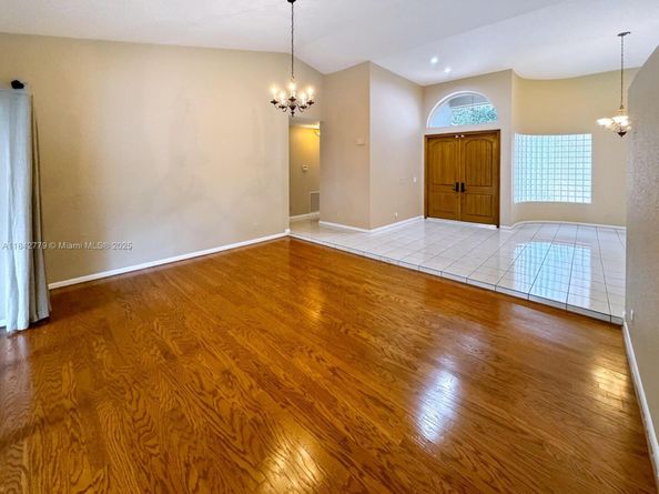 10621 Paris St, Cooper City FL 33026