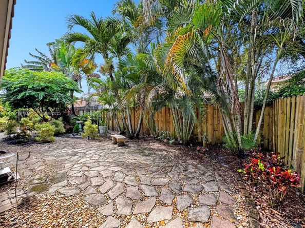 10621 Paris St, Cooper City FL 33026